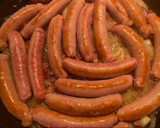 Foto del paso 3 de la receta: Longaniza fresca con cebolla, jamón y guisantes