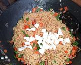 A picture of step 4 of Stir fry noodles.