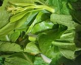 Foto langkah ke 2 dari resep Tumis Sawi Jagung Tauge.