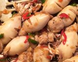รูปขั้นตอนการทำที่ 3 ของ หมึกยัดไส้หมูสับผัดพริก 😂