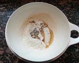 Foto del paso 1 de la receta: Masa filo (o masa de los 100 golpes)