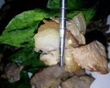 Hình bước làm 4 của món Heo rừng rang lá mắc mật