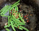 Foto langkah ke 3 dari resep Buncis goreng.