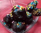 A picture of step 6 of Choco chips ball.