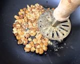 A picture of step 8 of Kadala Curry (Black Chickpeas Curry - Kerala Style).