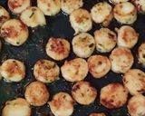 Foto langkah ke 4 dari resep Scallops with Garlic Butter Sauce.