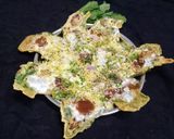 A picture of step 3 of Pan fried palak pakoda chaat.