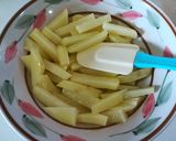 Foto del paso 1 de la receta Patatas fritas en el horno con jamón y huevos