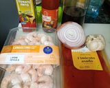 Foto del paso 1 de la receta: Langostinos con salsa de tomate y pimientos
