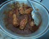 Foto del paso 2 de la receta: Alitas adobadas con cama de papas al orégano horneadas a la mexicana