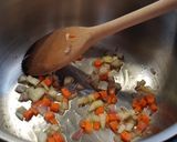 Foto del passaggio 3 della ricetta Zuppa di Legumi e Cavolo Nero Km0