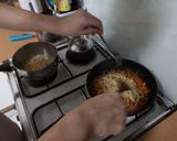 รูปขั้นตอนการทำที่ 6 ของ สปาเก็ตตี้หมูซอสมะเขือเทศ
