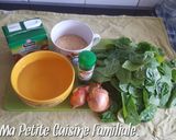 Une image de l'étape 1 de Spanakorizo, riz aux épinards grec.