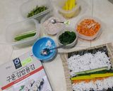 Foto langkah ke 5 dari resep Kimbab Tuna Mayo (김밥 참치 마요).