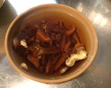 Une image de l'étape 2 de Pommes de terre au bœuf, ail fumé, shiitakes et bouillon de chevreau.