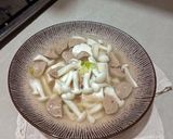 Foto langkah ke 3 dari resep Sup Shimeji Tahu Bakso.