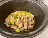 Foto del paso 3 de la receta: Estofado de ternera en olla de cocción lenta (7 horas chup chup)