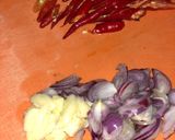 Foto langkah ke 2 dari resep Udang Tumis Bunga Bawang#Week04.