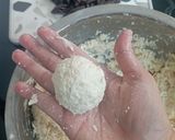 Foto langkah ke 5 dari resep Bola Sawut Singkong (isi coklat).