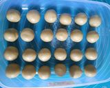 Foto langkah ke 3 dari resep Bolen Pisang Lilit.