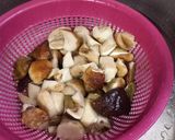 Foto del paso 1 de la receta: Judías blancas con boletus y langostinos/gambones