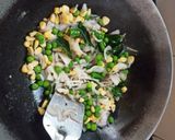 उपमा (upma recipe in marathi) रेसिपी स्टेप 2 फोटो 