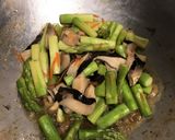 蘆筍炒鮑魚菇的食譜步驟3照片