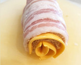 Sajtos roló bacon-be göngyölve recept fázis 2 fotója