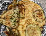 Foto del paso 2 de la receta: Francesa con puerro y calabacín acompañado de pechuga al ajillo