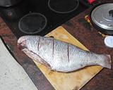 Foto del paso 1 de la receta: Sama al horno con papas arrugás y mojo de pimiento