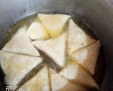 A picture of step 3 of Alu ke samosay.