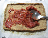 Foto del paso 7 de la receta: Pizza base de atún con pimientos morrones