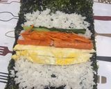 Foto langkah ke 7 dari resep Kimbap (Manfaatin nasi sisa semalam 😁).