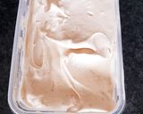 Une image de l'étape 7 de Glace à la fraise 🍓 et morceaux de fraises 🍓 fraîches 😋.