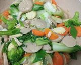 Foto langkah ke 5 dari resep Cap cay ayam,baso praktis.