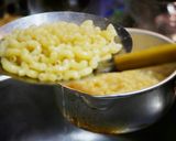 Foto langkah ke 5 dari resep Mac n cheese.