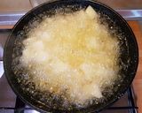 Foto del paso 2 de la receta Patatas bravas y montaditos de lomo