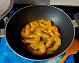 A picture of step 2 of Fried Chingri Bhapa.