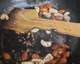 A picture of step 1 of Healthy Herb Makhana n nuts.