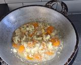 Foto langkah ke 6 dari resep Tumis Wortel Kembang Kol.