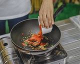 รูปขั้นตอนการทำที่ 9 ของ ผัดมาม่าปลากระป๋อง ประหยัดงบ อิ่มอร่อย อยู่ท้องสุดๆ