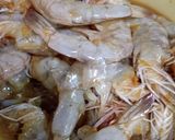 Foto langkah ke 1 dari resep Udang goreng tepung renyah dan juicy.