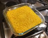 Une image de l'étape 5 de Riz moulé à la pêche, vin blanc et curcuma.