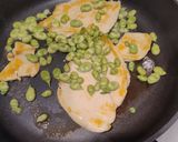 Foto del passaggio 2 della ricetta Petto di pollo con baccelli o piselli o taccole