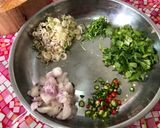 Hình bước làm 2 của món Salad thịt heo kiểu Thái - món gia truyền
