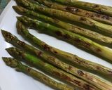 Foto del paso 3 de la receta: Puré con espárragos grillados