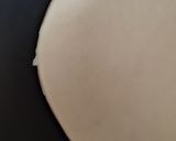 Foto del paso 2 de la receta: Pizza crujiente sin horno, sin levadura, sin polvo de hornear sin amasado, sin tiempo de leudado🍕