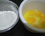Foto langkah ke 2 dari resep Marmer Cake.