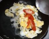 Foto langkah ke 4 dari resep Nasi goreng tomyum vegie.