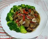 Foto langkah ke 5 dari resep Ca Jamur Shitake, Kancing feat Brokoli Rebus.